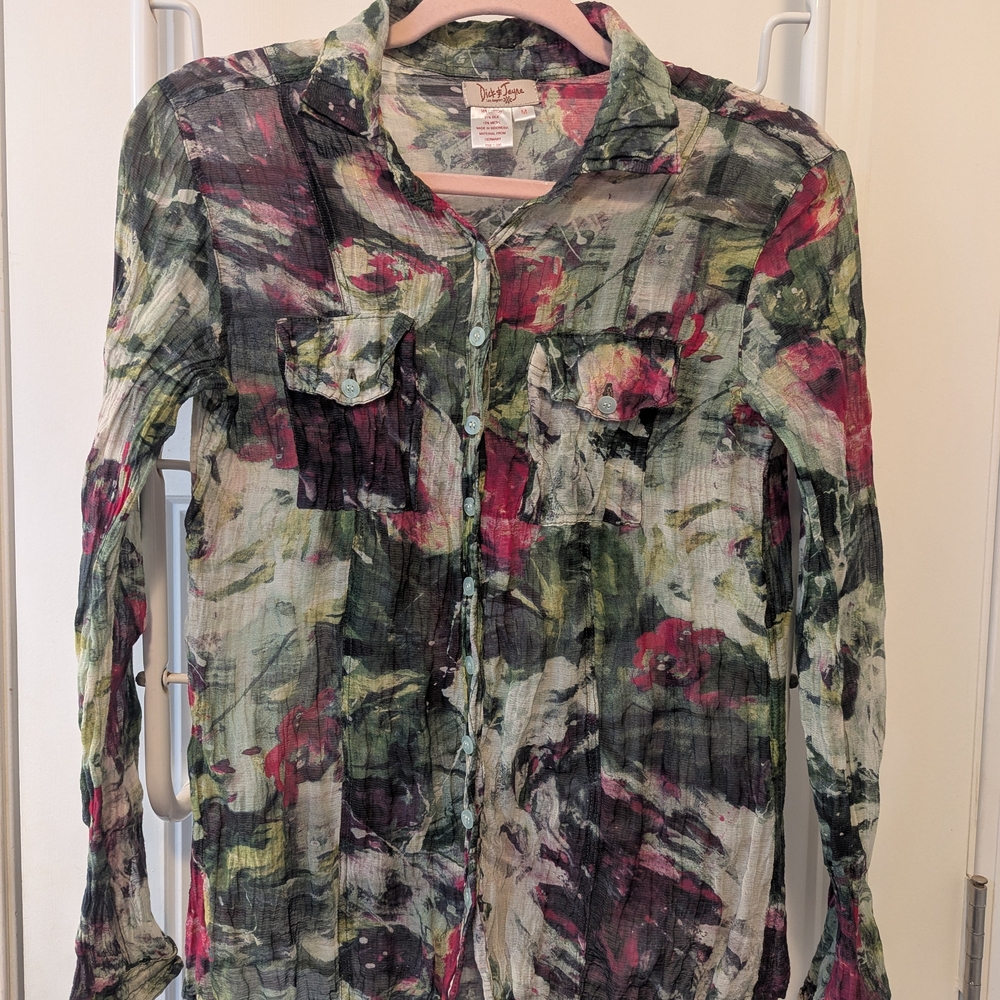 Dick And Jayne Artistic Multicolor Button-Down Shirt. Size Medium.